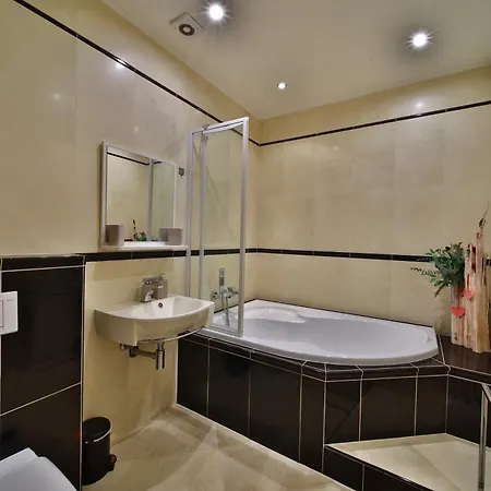 Willa Diamondhouse & Wellness *